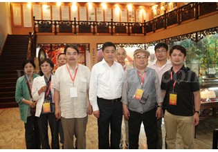 江蘇：國際自然醫學會專家參觀安惠公司中華靈芝文化館