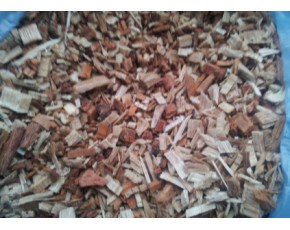 常年加工各种杂木木屑，主要生产培植食用菌柞木木屑