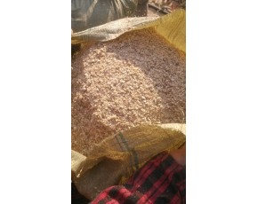 山东菏泽出售房顶上玉米芯颗粒，无霉变无杂质，水分10以下