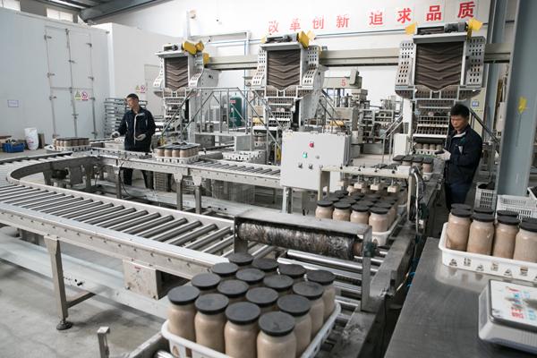 江蘇：泗陽縣利用“下腳料-食用菌-飼料-有機肥”新模式發展食用菌綠色產業