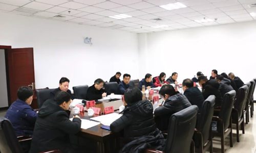 貴州：銅仁市人大常委會副主任、碧江區委書記陳代文主持召開裕國菇業項目建設推進會