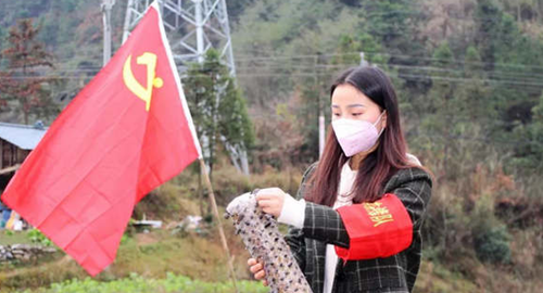 貴州印江：疫情防控和木耳采收兩不誤