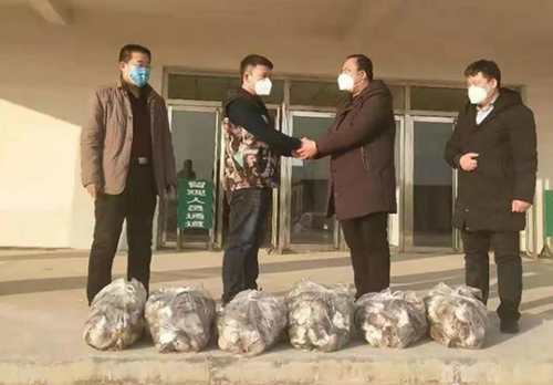 河北：孟村回族自治縣蘑菇種植專業(yè)戶于增民贈送蘑菇500公斤