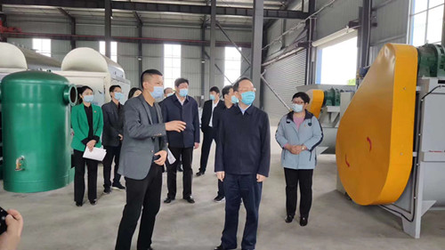 湖北省襄陽(yáng)市市委書記李樂(lè)成一行視察湖北裕山菌業(yè)有限公司