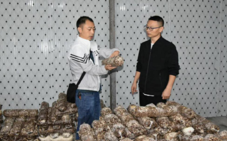 幸國(guó)波：身殘志堅(jiān)的致富帶頭人