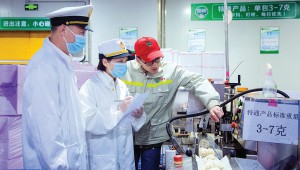 广东省惠州市海关“一企一策”精准帮扶 雪榕公司金针菇通关零等待