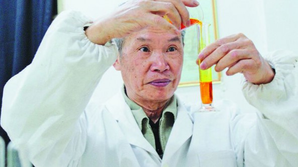 吳克甸：躬耕食用菌領域六十載 將小菌傘做出大文章