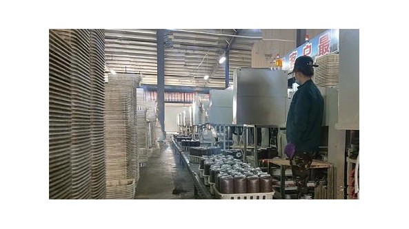 黑龙江省东宁市：食用菌包生产忙 拉动全市农民增收