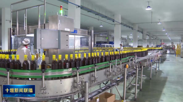 湖北省十堰市以香菇粉為原料生產辣條 上半年農產品加工業產值超160億元