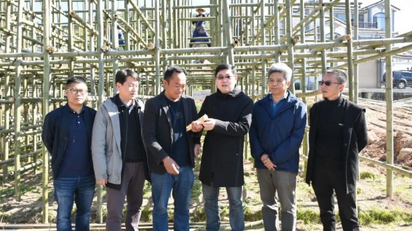 云南昆明：孙达峰专家团队赴永平县向种植户和企业赠送“中菌姬松茸1号”