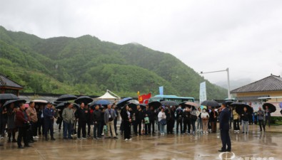 全國木耳產業高質量發展大會參會代表觀摩考察柞水縣木耳產業