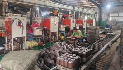 吉林蛟河市黄松甸镇三合村菌包厂开启秋耳规模化生产
