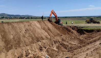 投资450万元，内蒙古敖汉旗兴隆洼镇羊肚菌暖棚项目破土