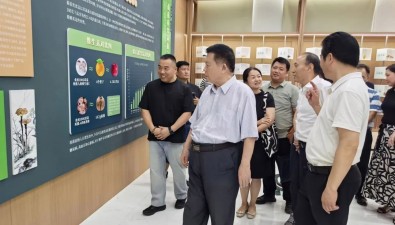 李玉院士一行到成都汇菇源考察指导